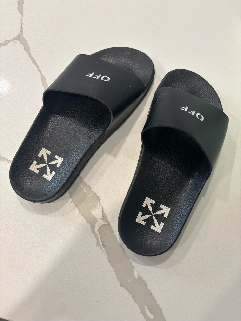 Off-White Style  Black Slide Sandals good condition size 36